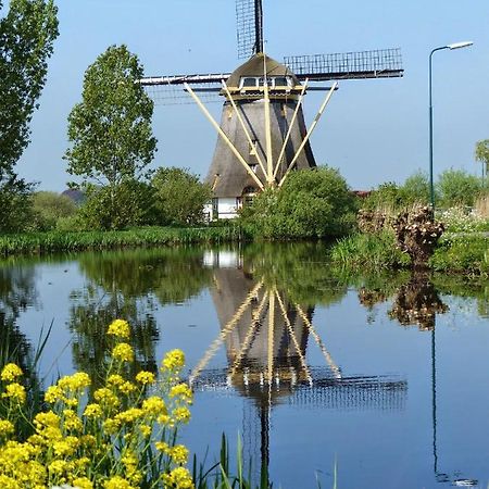 Mondriaanmolen, a real Windmill close to Amsterdam Abcoude Exterior foto